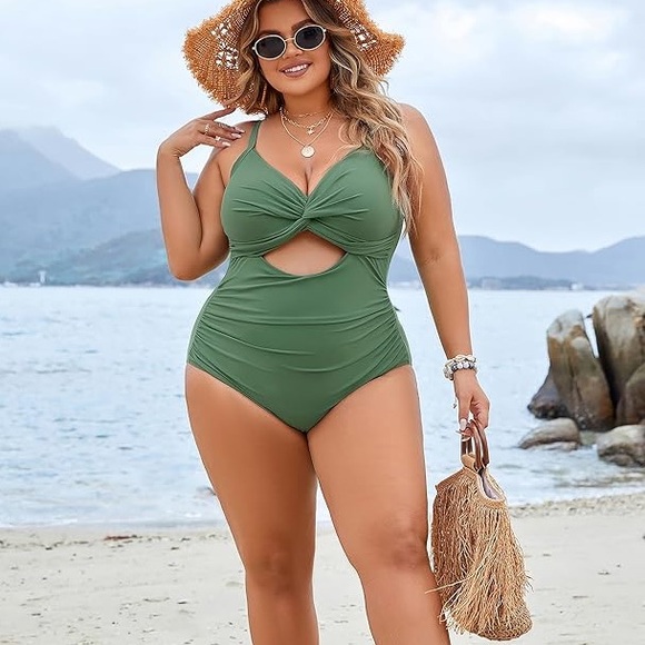 Other - NWT -2XL Blooming Jelly Womens Plus Size Bathing Suit